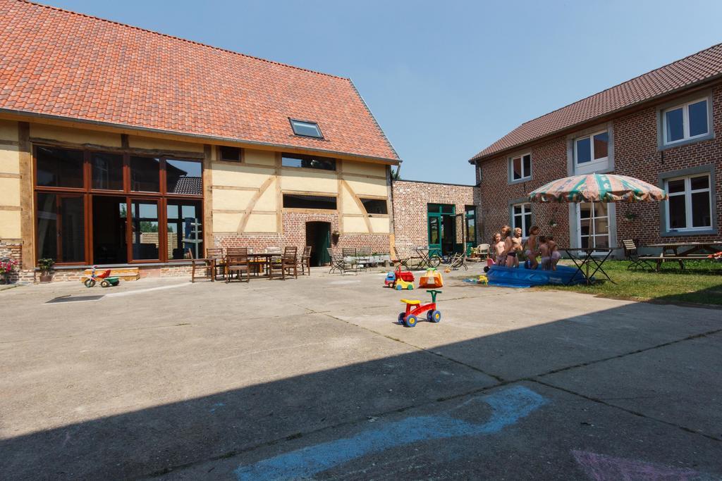 B&B 'T Maanhof Gingelom Eksteriør billede